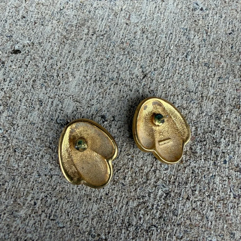 Napier Vintage Stud Earrings Women Black Gold Tone Enamel Scalloped 80s Mob Wife